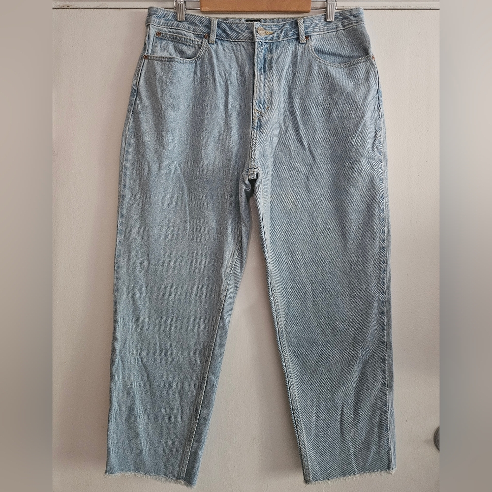 Lee Women's Relaxed Light Blue Denim Jeans Size 34 Inseam 24